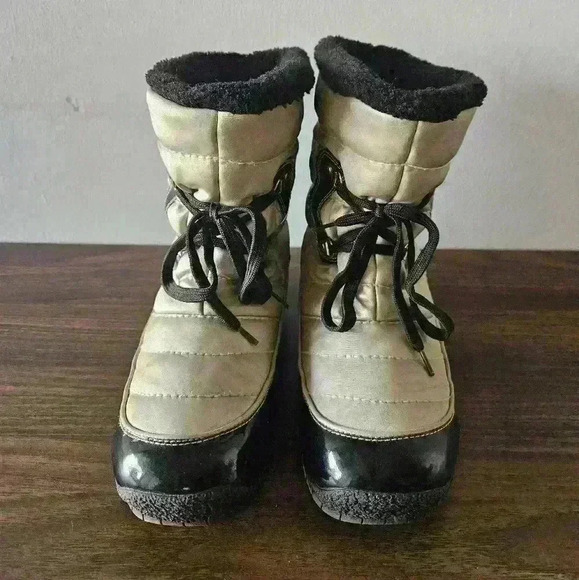 Sporto Quilted Champagne Nylon Winter Bootie with Faux Fur Lining Size 10 - Picture 1 of 11